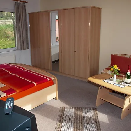 Doppelzimmer-mit-gemeinschaftsbad-fuer-2-personen-fuer-die-stoertebeker-festspiele-h3zi2 Gasthof Gross Banzelvitz