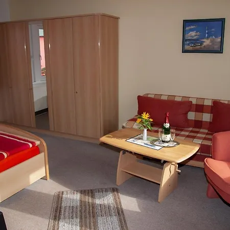 Doppelzimmer-mit-gemeinschaftsbad-fuer-2-personen-fuer-die-stoertebeker-festspiele-h3zi2 Gasthof Gross Banzelvitz
